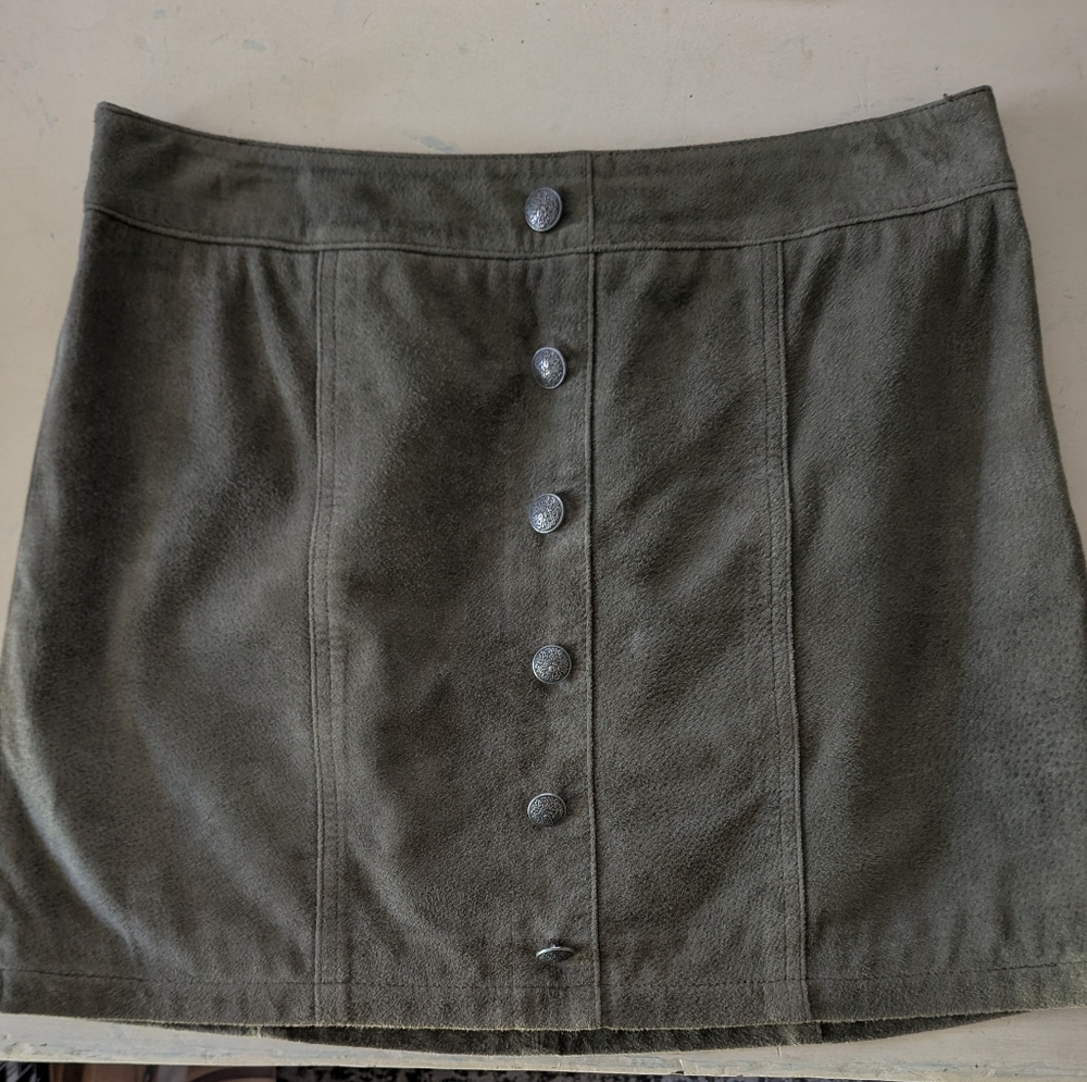 Gianni Bini Olive Green Suede Button-Front A-Line Skirt- SZ M